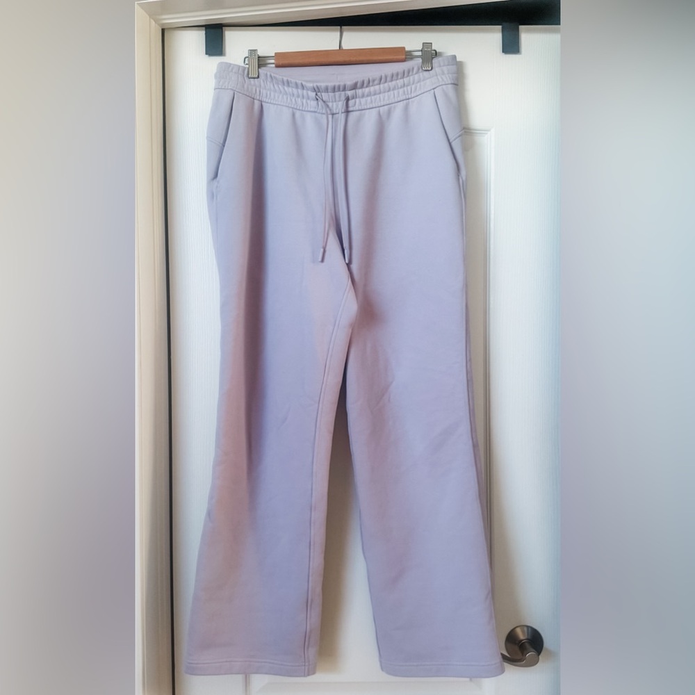 Lululemon Loungeful Straight Leg Pant, size 10R, Faint Lavender